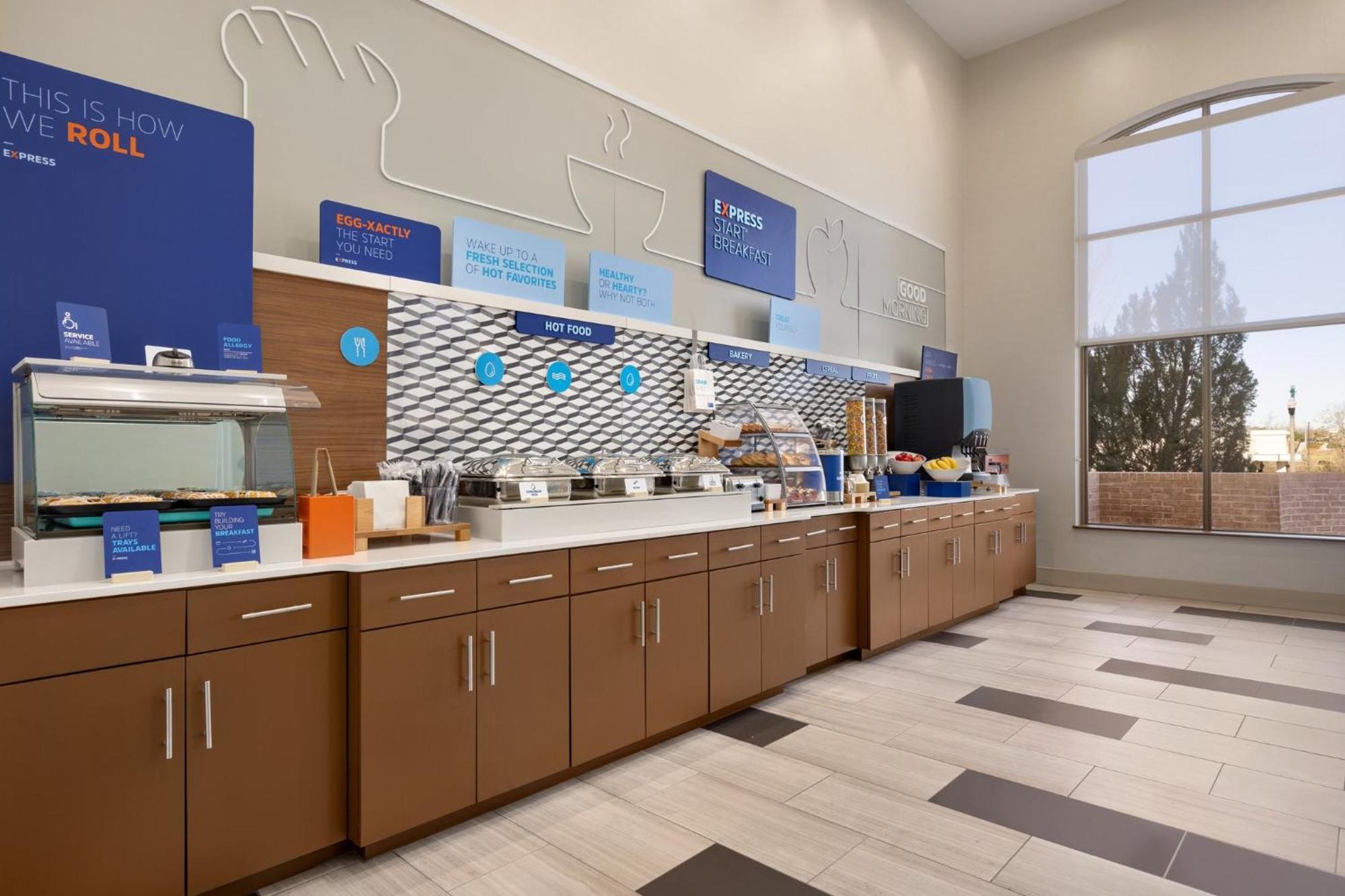 Holiday Inn Express Hotel & Suites Opelika Auburn By Ihg Exterior foto