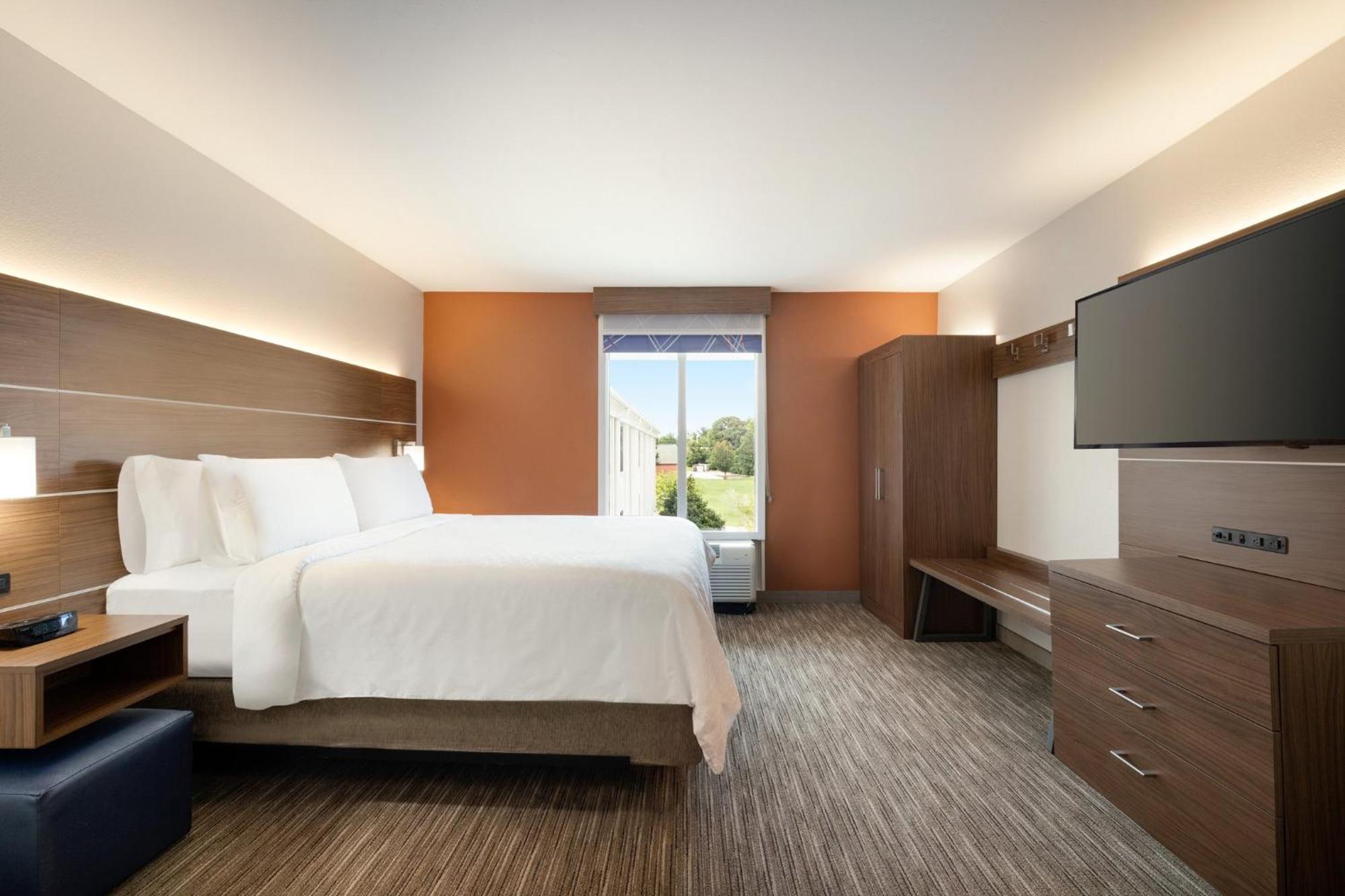 Holiday Inn Express Hotel & Suites Opelika Auburn By Ihg Exterior foto